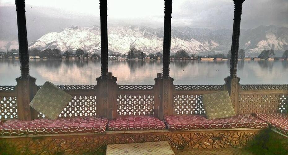 Young Jacqueline Houseboat, Srinagar 5